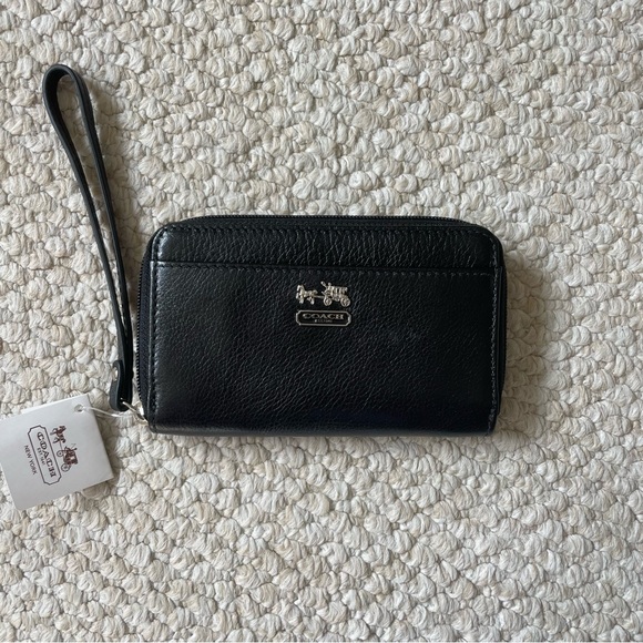 Coach Handbags - [NWT] Coach Leather Wristlet